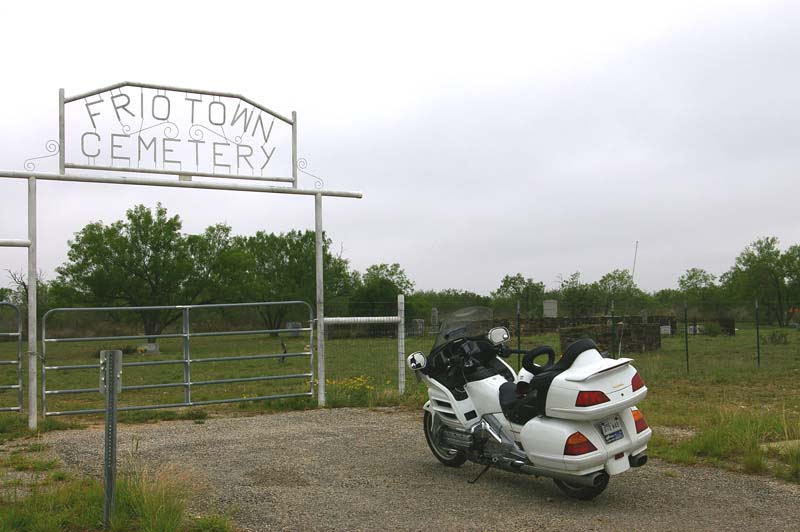 C4_Frio_Town2