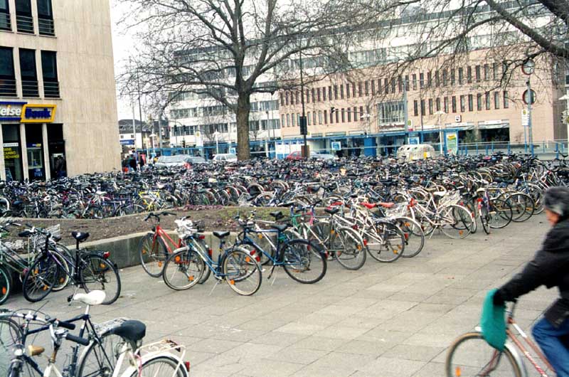 20Bicycles_Heidelberg_Train_Station