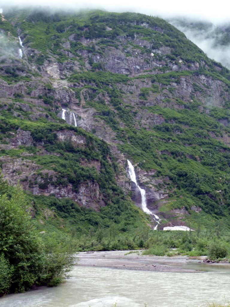 130_Waterfalls_on_37a