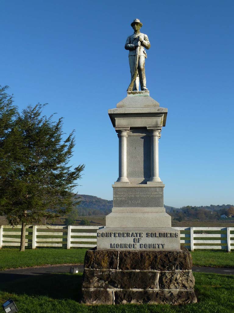 049_Monument_in_Union_WV