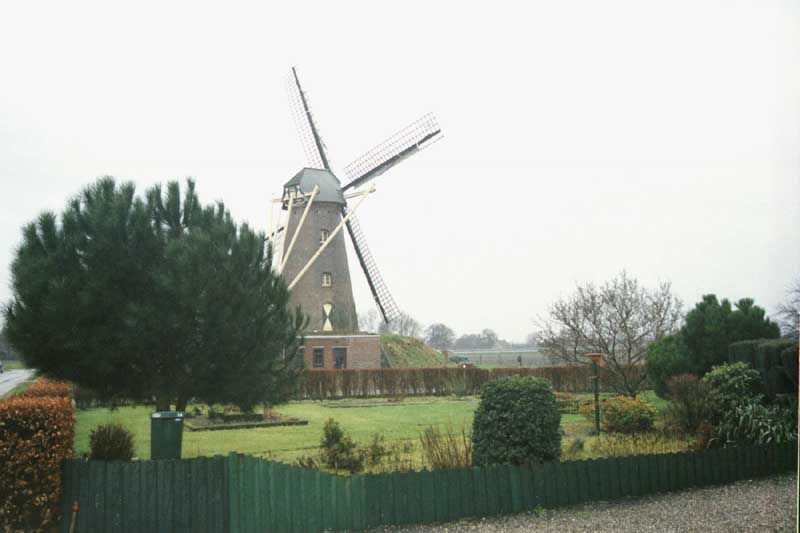 18Netherlands_Windmill
