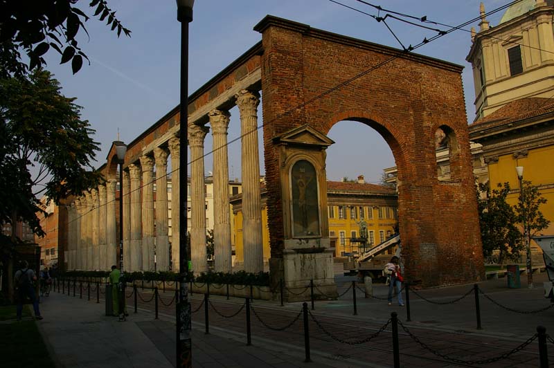 108_Columns_of_San_Lorenzo