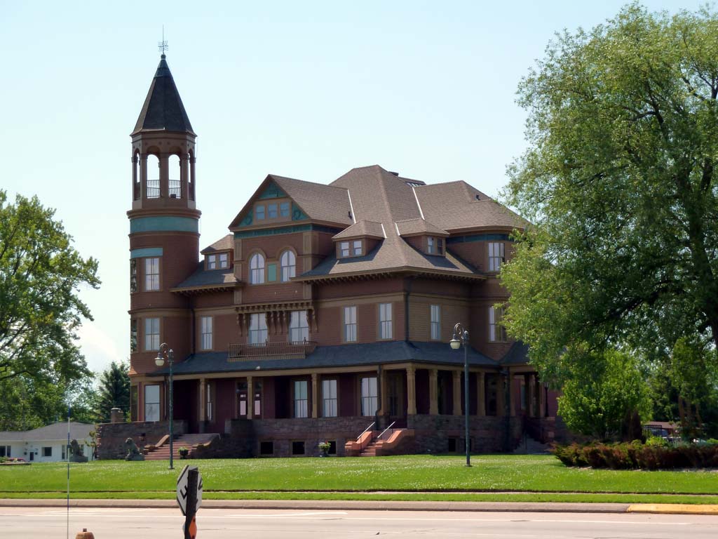 013Fairlawn_Mansion_Superior_WI